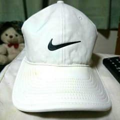 Nike ロゴ 白カーブキャップのサムネイル
