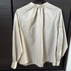 グリーンレーベルリボン付きベージュ長袖ブラウス