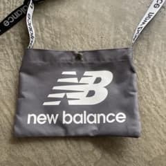 美品❣️男女兼用 New Balance サコッシュ グレーのサムネイル