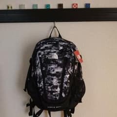 ノースフェイス 新品リュックのサムネイル