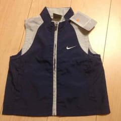 新品 ナイキ ベストのサムネイル