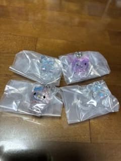 クリスタルめじるしアクセサリーのサムネイル