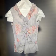 Armani Collezioni フリル付きノースリーブシャツ グレーに花柄のサムネイル