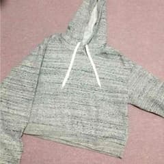 H&M ショート丈パーカーのサムネイル