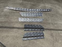 さいぐんたま様専用デリカD5 前期用　スカッフプレート前後セットのサムネイル