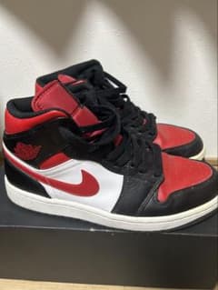 NIKE AIR JORDAN 1 MID レッド ブラック ホワイトのサムネイル
