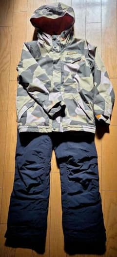 BURTON 子ども用 スノーボードウェア 上下セット - メルカリ