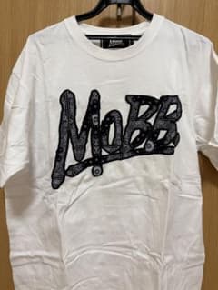 今日消します MOBB ペイズリーロゴ Tシャツ ホワイトのサムネイル