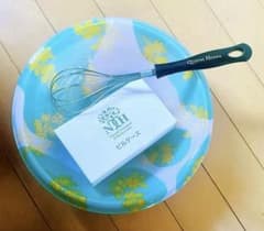 【美品】クイーンズヘナ　NTH カラーボウル・泡立て器・サプリケースセットのサムネイル