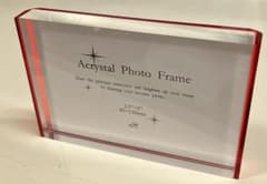 【新品】アクリル　写真立　 89×128㎜　 レッド　ポスト投函のサムネイル