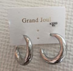 【新品、未使用】Grand Joul シルバー調フープピアスのサムネイル