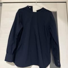 ネイビー 長袖シャツ Mサイズ ボタン付き　無印のサムネイル