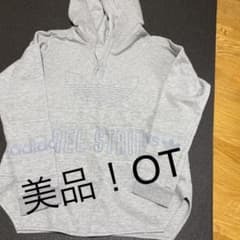 美品！レア！アディダスオリジナルス　パーカーのサムネイル