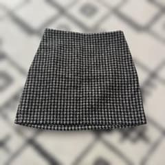 H&M 焦茶色 千鳥格子柄 ミニスカートのサムネイル