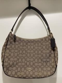 Coach ベージュ ロゴ ショルダーバッグ N-A1847-F29959 - メルカリ