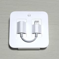 Apple Lightning 3.5mm イヤホンジャックアダプタのサムネイル