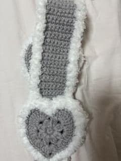 ハンドメイド　かぎ編み　ハート　イヤーマフ　グレー✖️ホワイトのサムネイル