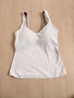 【美品✨】ルルレモン　lululemon ブラトップタンクトップ　サイズ2のサムネイル