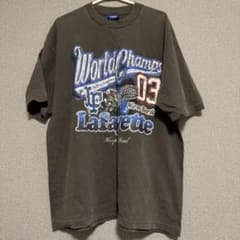 グレーTシャツのサムネイル