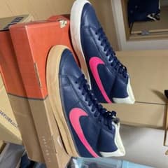 NIKE ブレーザー　ステューシー限定カラー　ネイビー×ピンクのサムネイル
