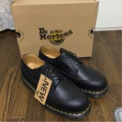 【新品未使用】Dr.Martens ウイングチップのサムネイル