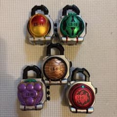 仮面ライダー鎧武 ロックシード 5個セット　最終値下げのサムネイル