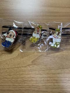 ディズニー クリスマス ピンバッジ 3種セットのサムネイル