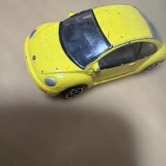 ミニカーVolkswagen New Beetle イエローのサムネイル