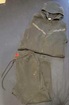 NIKE Tech Fleece ジャージ上下セット Mブラック - メルカリ