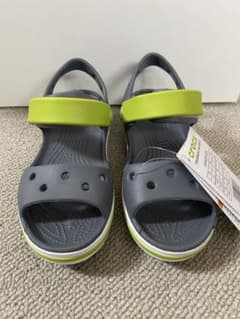 Crocs グレー/グリーン サンダル 新品 18.5cmのサムネイル