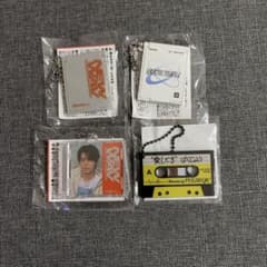 treasure ジョンウ カプセルトイ （鏡×2）のサムネイル