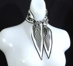 美品　HERMES エルメス スカーフ ロサンジュ シルク100％ D626 美品 HERMES エルメス スカーフ ロサンジュ シルク100％ D626 - メルカリ