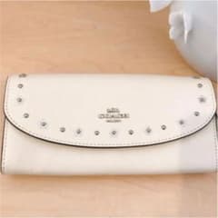 ＊COACH コーチ 長財布 新作 新品未使用   花柄ホワイトフラワースタッズのサムネイル
