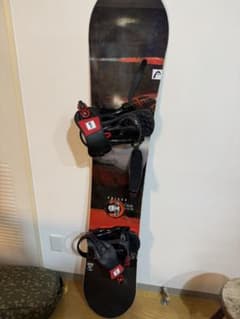 スノーボード 黒 赤 バインディング付き - メルカリ