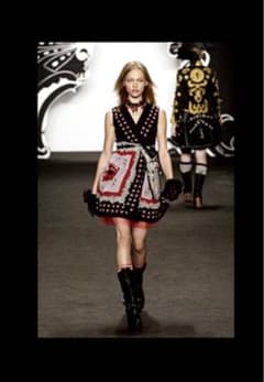 ANNA SUI 2007 コレクション　ドレスのサムネイル