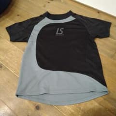 ルースイソンブラのTシャツのサムネイル