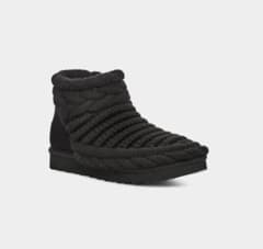 海外限定 新品 UGG Classic Mini Chunky Knit ブーツのサムネイル
