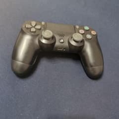 PS4 純正コントローラーのサムネイル
