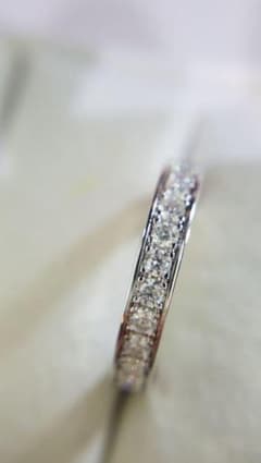 お買い得リング！最高級モアサナイト レール留めハーフエタニティ