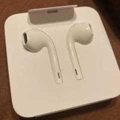 iPhone 純正イヤホン アップル　有線のサムネイル