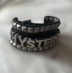 ヒステリックグラマー スタッズ HYSTERICロゴ レザー バングル - メルカリ