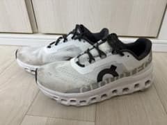 On Cloudmoster ホワイト 26.5cmのサムネイル