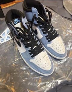 NIKEAIR JORDAN 1 HIGH OG UNIVERSITY BLUEのサムネイル
