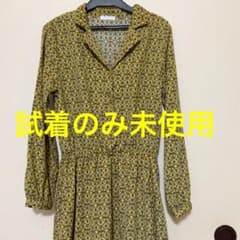 黄色小花柄ワンピースのサムネイル