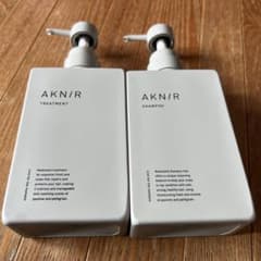 アクニー　薬用シャンプー300mlトリートメント300gセットのサムネイル