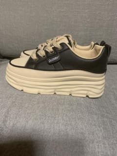 #厚底スニーカーのサムネイル