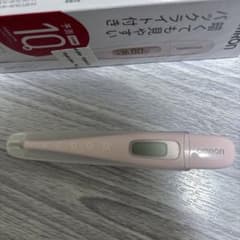 OMRON 体温計 ピンク 10秒測定のサムネイル
