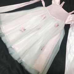 ピンクの子供用ドレスのサムネイル