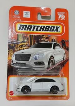 MATCHBOX '18 BENTLEY BENTAYGA ミニカーのサムネイル