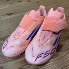 adidasキッズ フットサルシューズトレーニング シューズ19.5のサムネイル